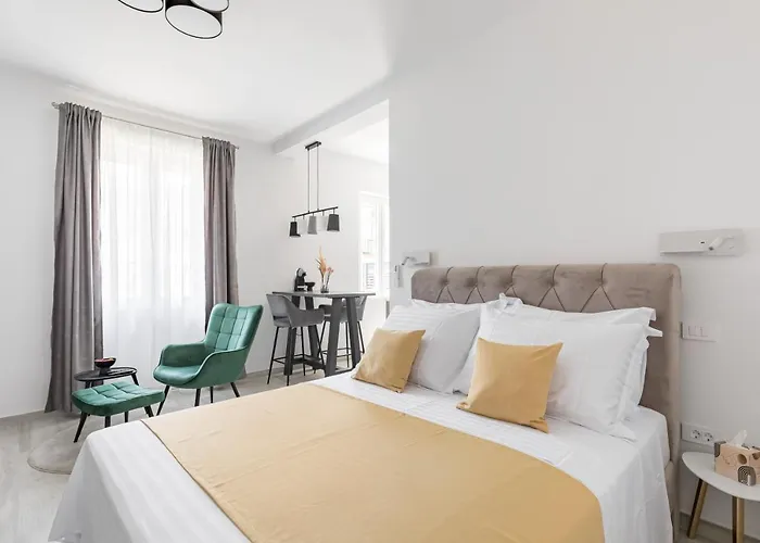 Studio Apartment Home *